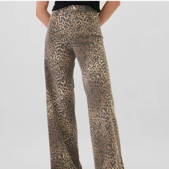 NWT The Gap Leopard High Rise Wide Leg Jeans 16 /33R - Picture 1 of 2